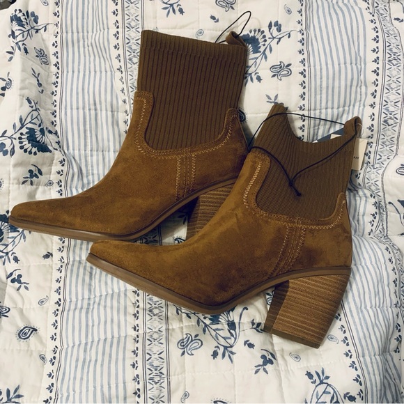 Universal Thread Kinley Ankle Boots - Picture 2 of 7